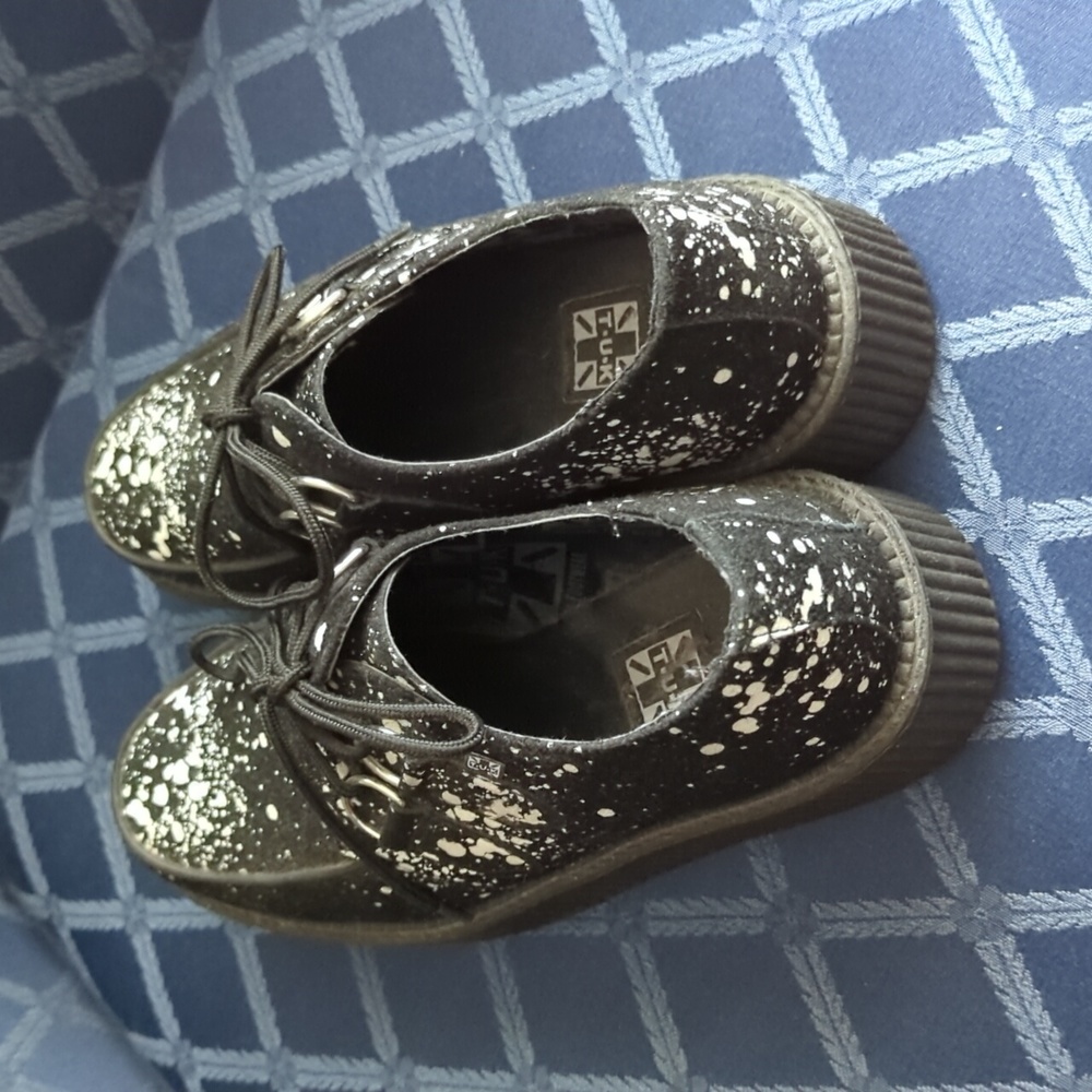 Tuk Black And White Paint Splatter Creeper Gem